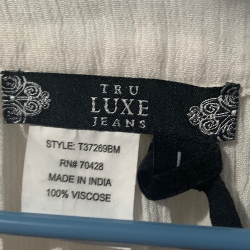 Tru Luxe Jeans Cream Tunic with Colorful Embroidery - Picture 3 of 14
